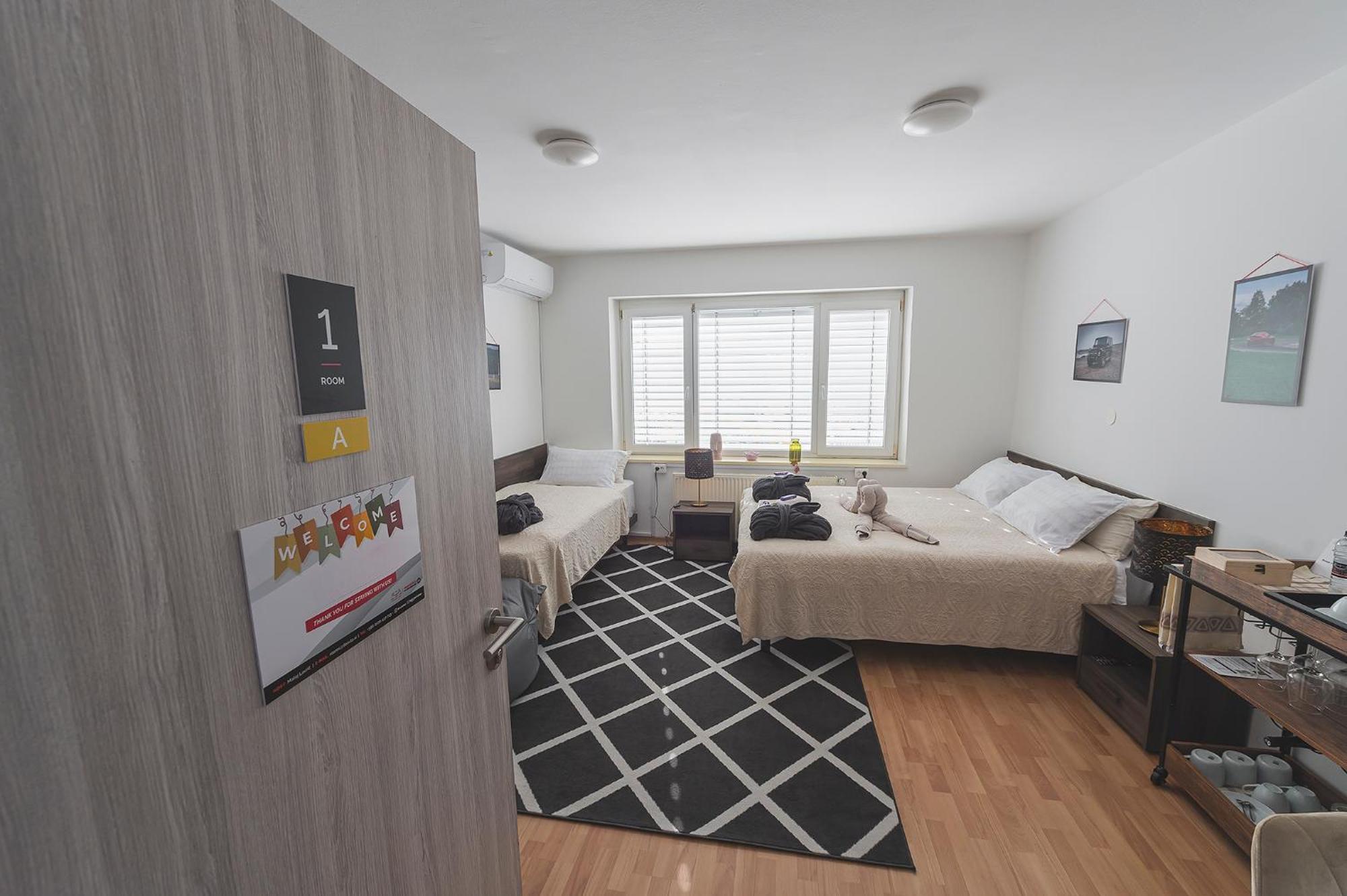 Do Avta Rooms Ljubljana Buitenkant foto